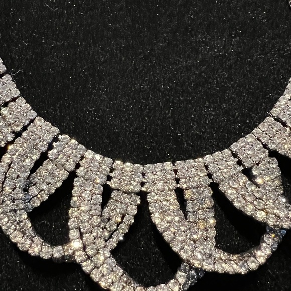 Necklace Looped Rhinestone Statement - Picture 3 of 9